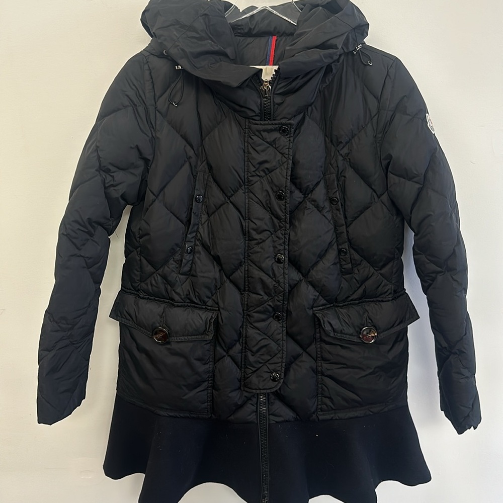 Montcler  Size 2 - Picture 4 of 4